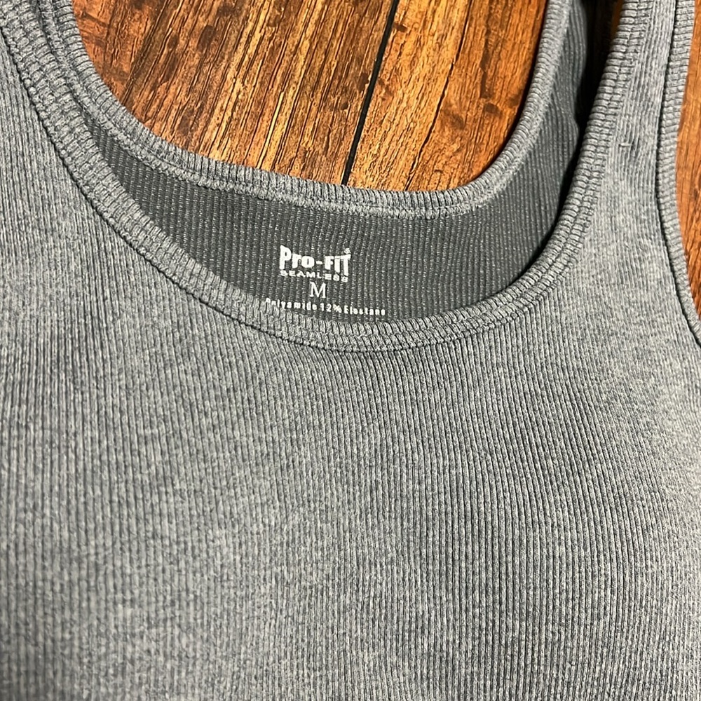 Gray Ribbed Crop Top - Picture 2 of 3